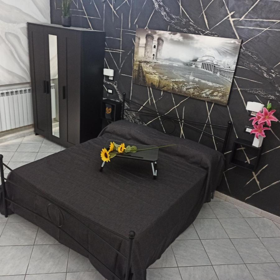 In The Center Rooms เนเปิลส์ ภายนอก รูปภาพ